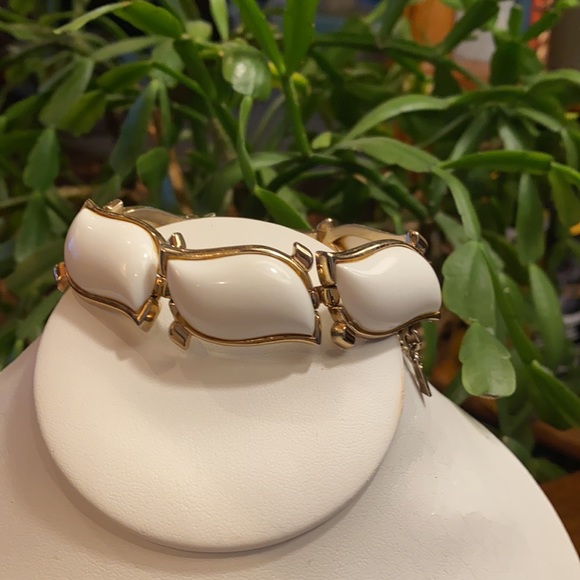 Vintage Monet white enamel Link Bracelet safety chain gold tone